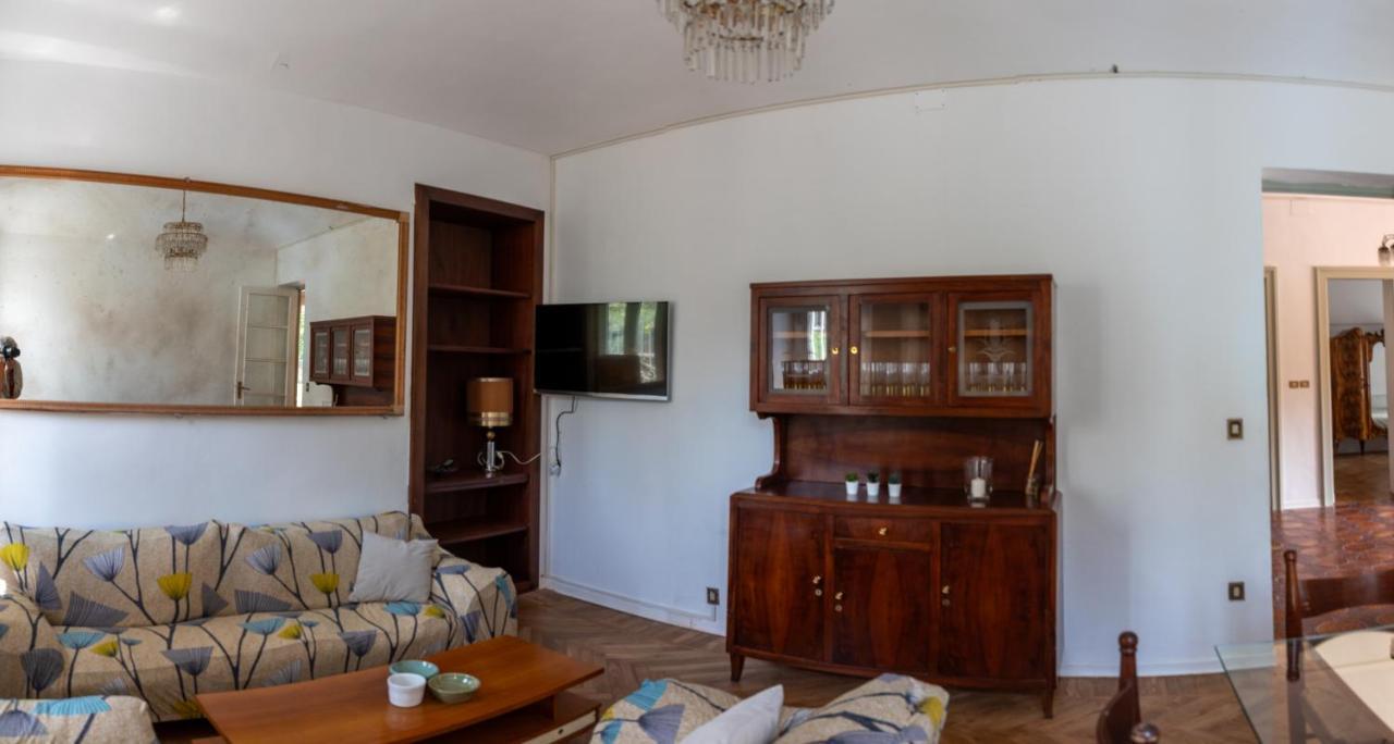 Maison Cecile Appartamento In Villa. Host Marianna Agliè Buitenkant foto